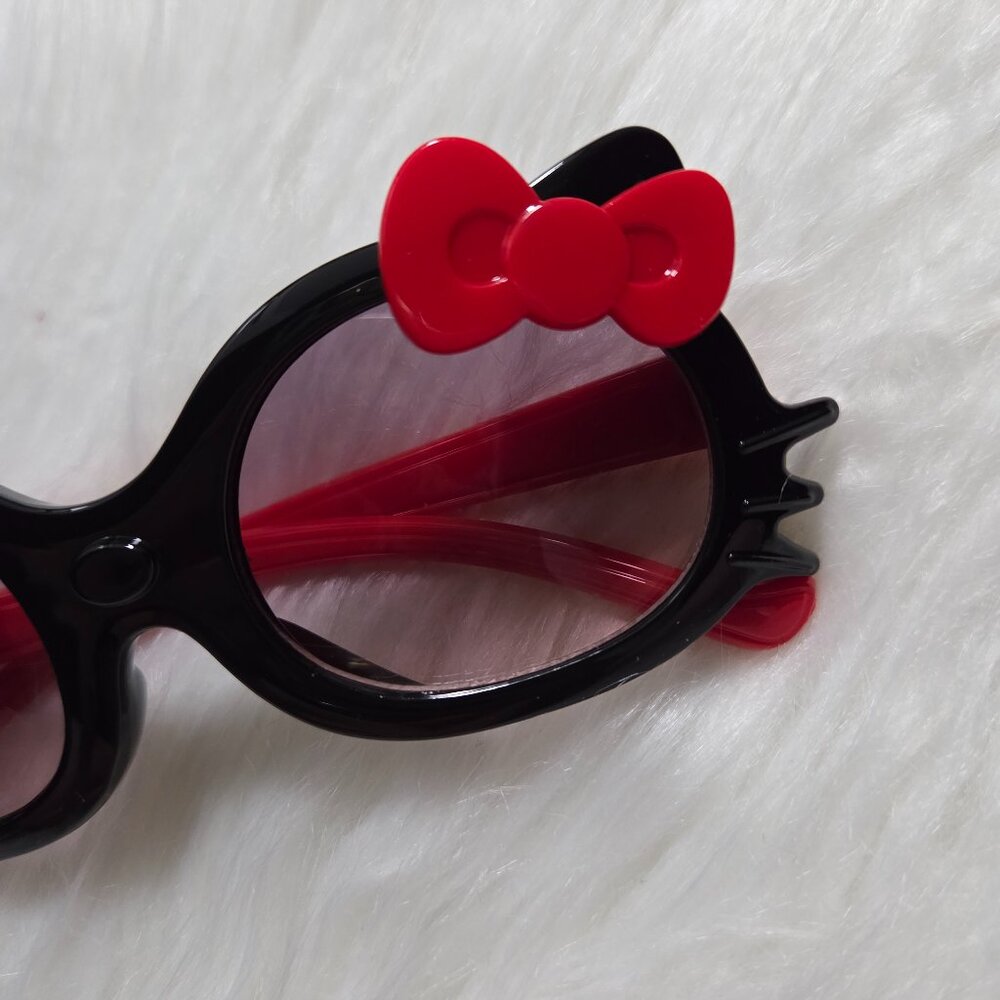 Hello Kitty Design Sunglasses - Picture 8 of 8